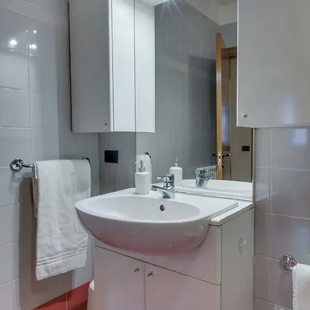 Quartiere 2000 Apartment *